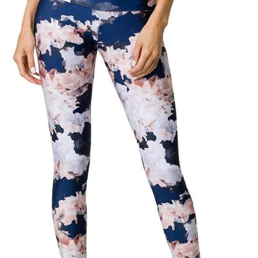 Onzie Nomad Blossom Yoga Flo High Rise Leggings And Sports Bra Set View 3